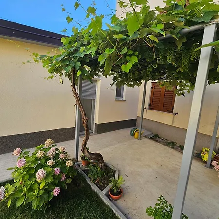 Apartma Lana コペル