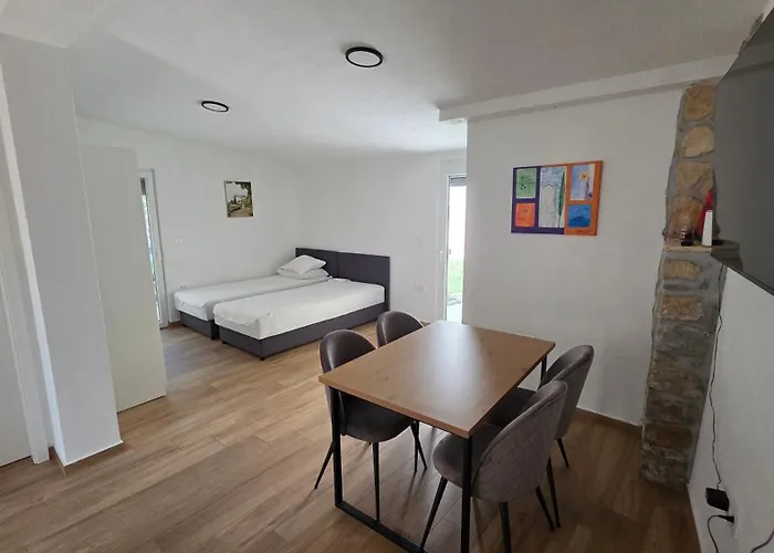 Διαμέρισμα Apartma Lana *